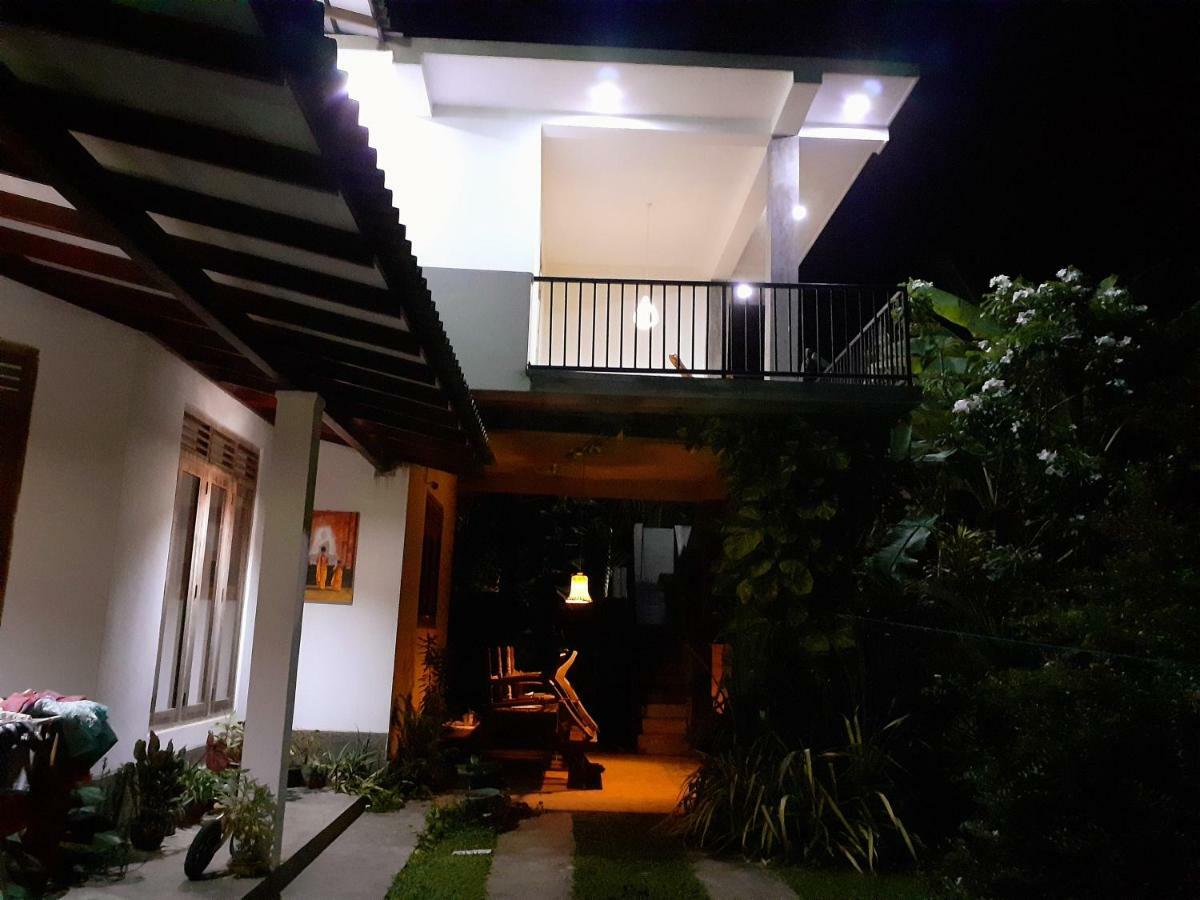 Om Villa Hikkaduwa Exterior foto