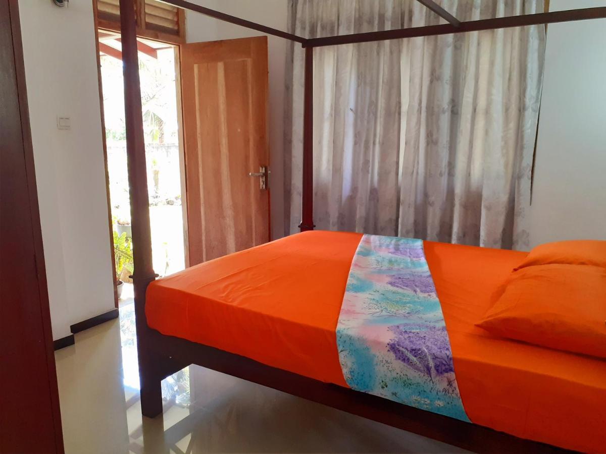Om Villa Hikkaduwa Exterior foto